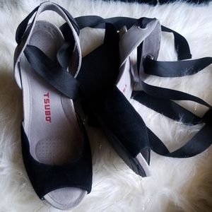 Tsubo lace up Wedges